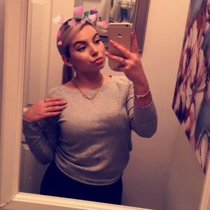 Meet your Posher, Isela